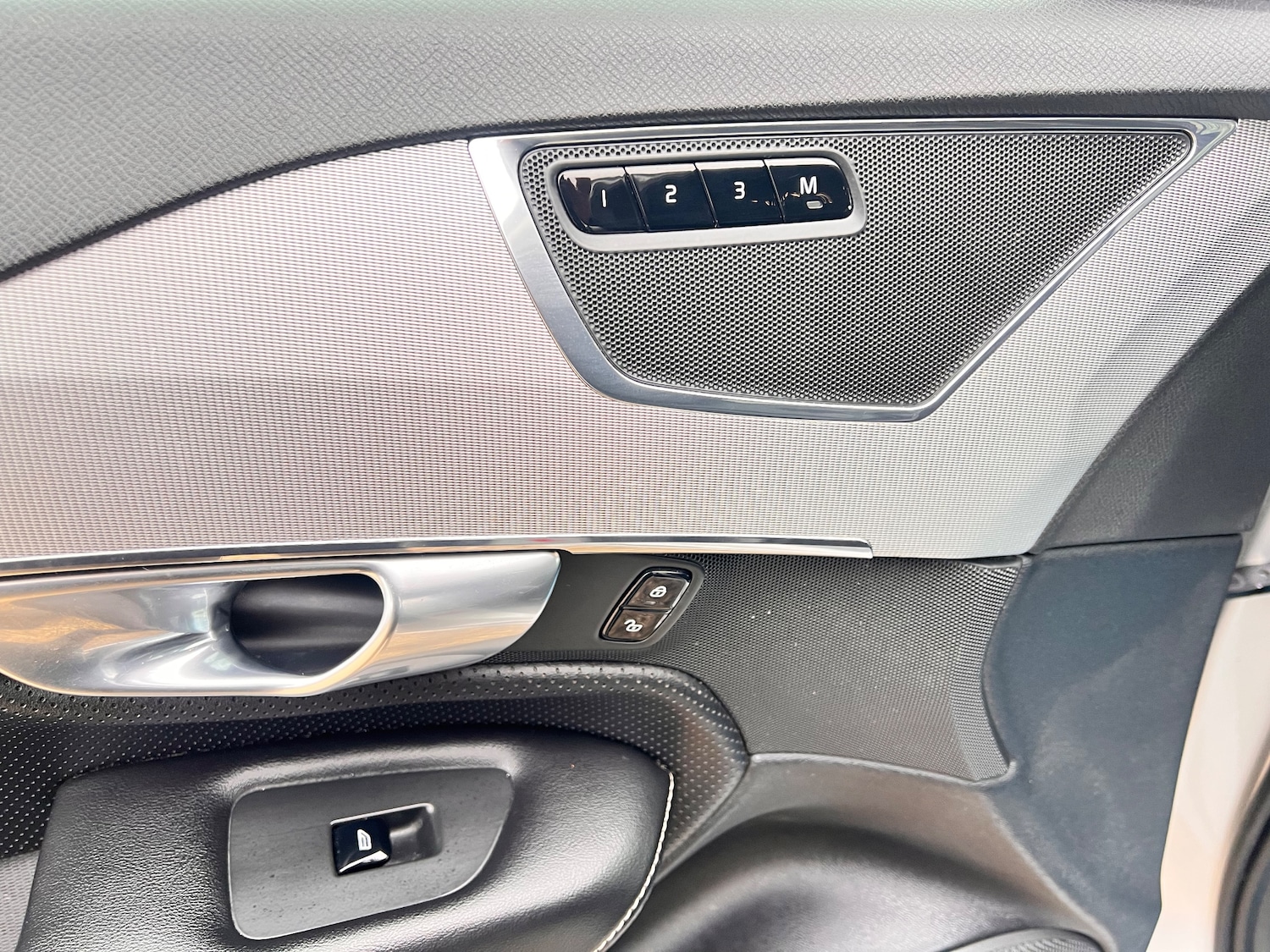 Used Volvo XC90 2017 for sale - 76972973: Photo 32