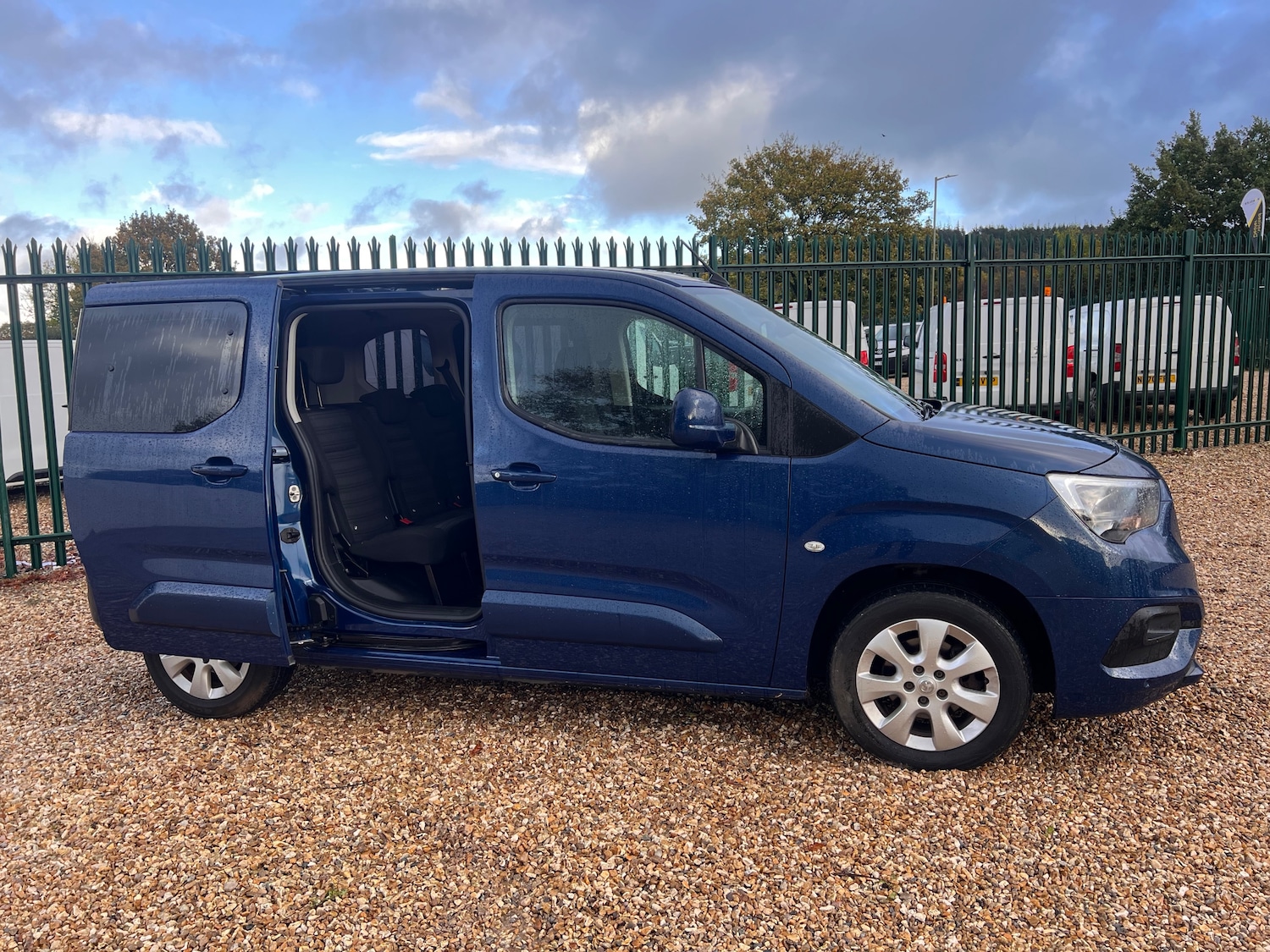 Used Vauxhall Combo Life 2019 for sale - 76404869: Photo 11