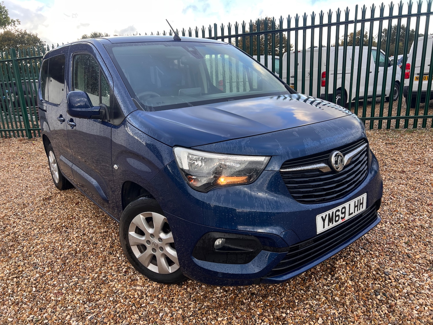 Used Vauxhall Combo Life 2019 for sale - 76404869: Photo 2
