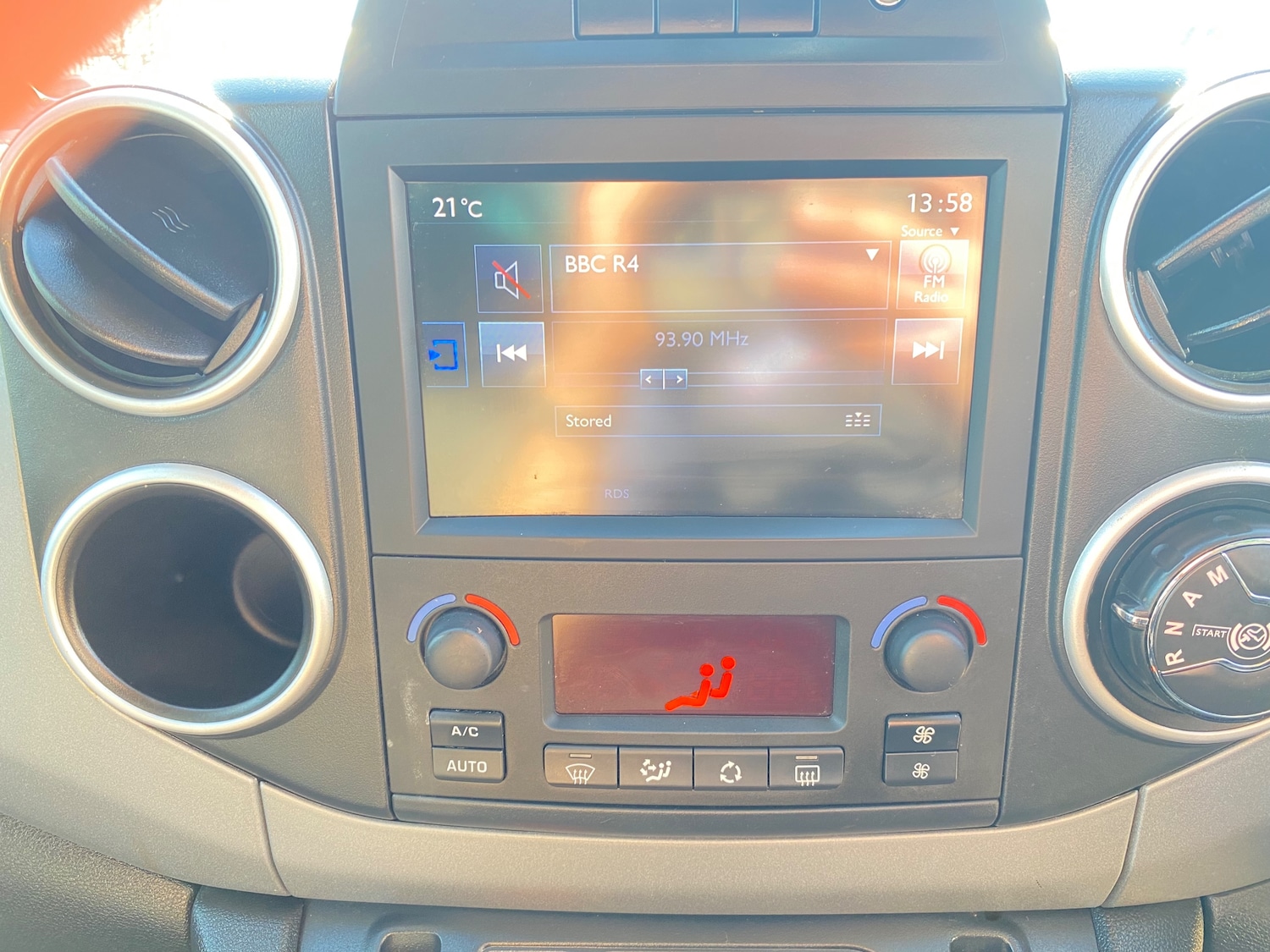 Used Peugeot Partner Tepee 2017 for sale - 78098389: Photo 23