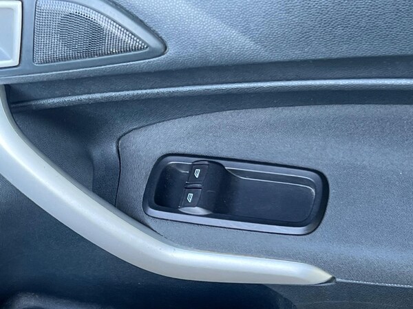 Used Ford Fiesta 2011 for sale - 75225213: Photo 39