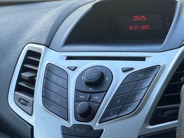 Used Ford Fiesta 2011 for sale - 75225213: Photo 46