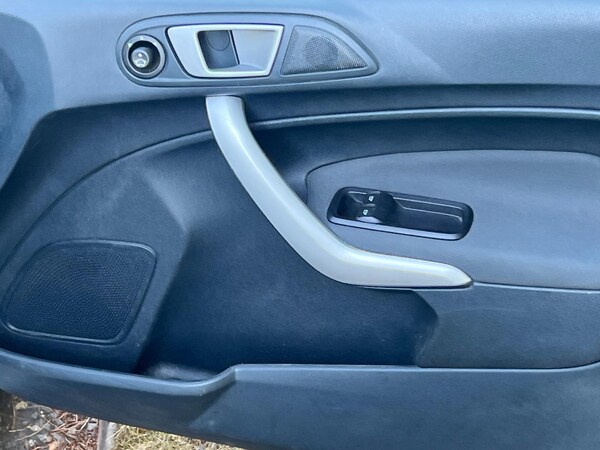 Used Ford Fiesta 2011 for sale - 75225213: Photo 50
