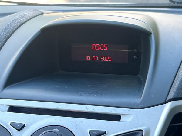 Used Ford Fiesta 2011 for sale - 75225213: Photo 57