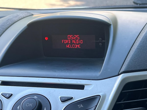 Used Ford Fiesta 2011 for sale - 75225213: Photo 58