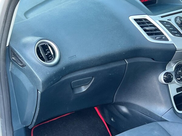 Used Ford Fiesta 2011 for sale - 75225213: Photo 65