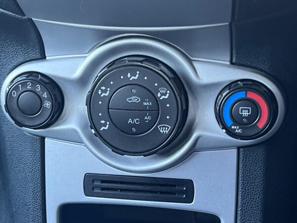 Used Ford Fiesta 2011 for sale - 75225213: Photo 66