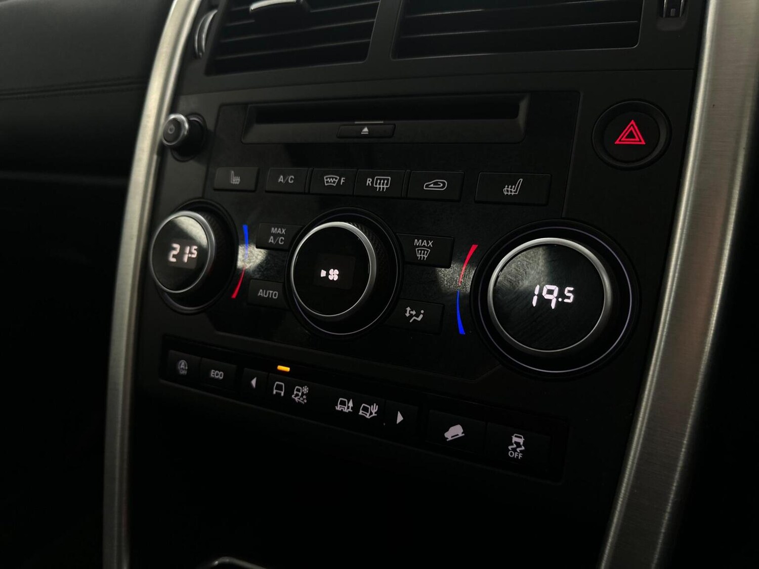 Used Land Rover Discovery Sport 2018 for sale - 76656244: Photo 31