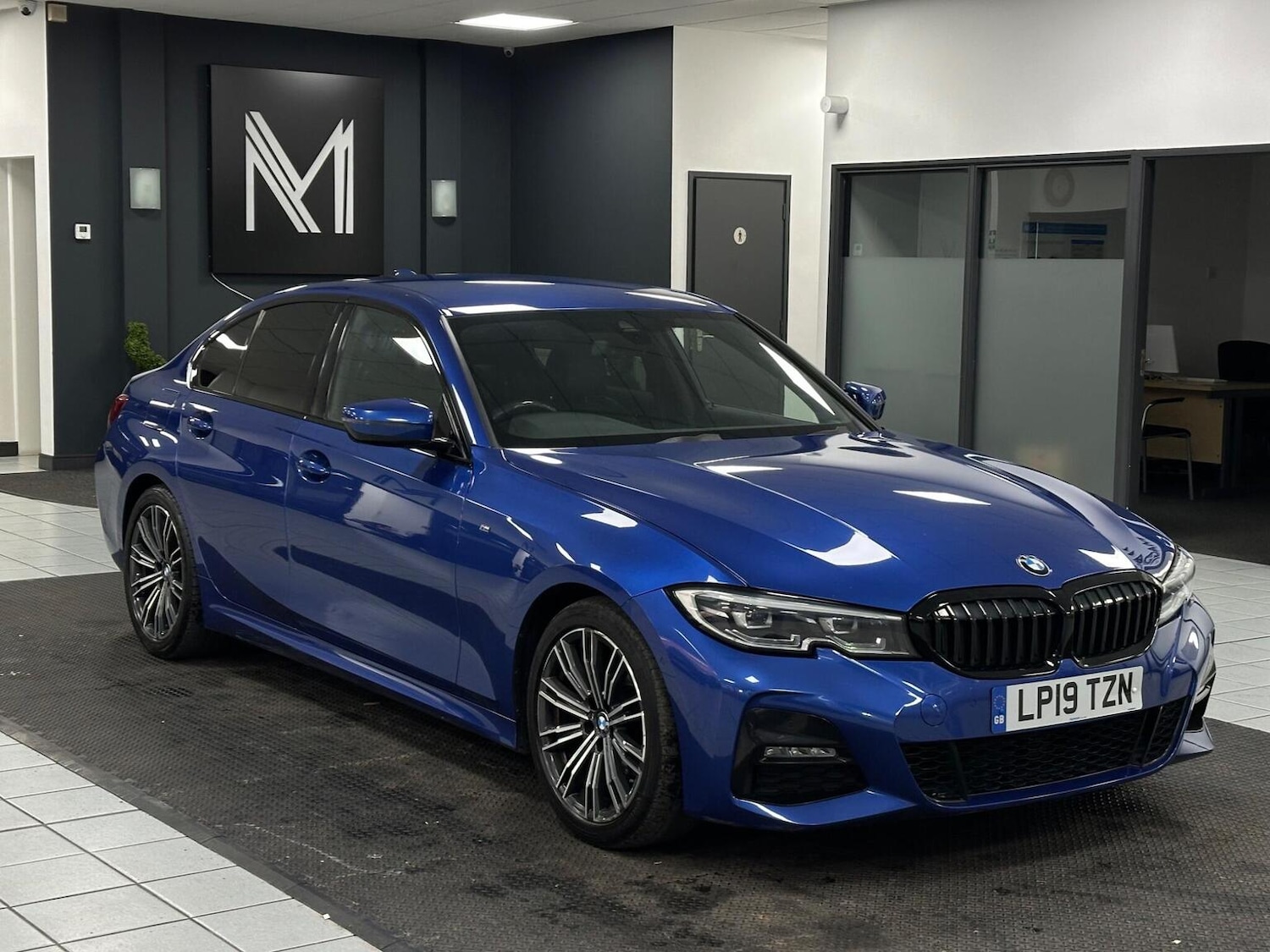 Used BMW 3 Series 2019 for sale - 76777045: Photo 1