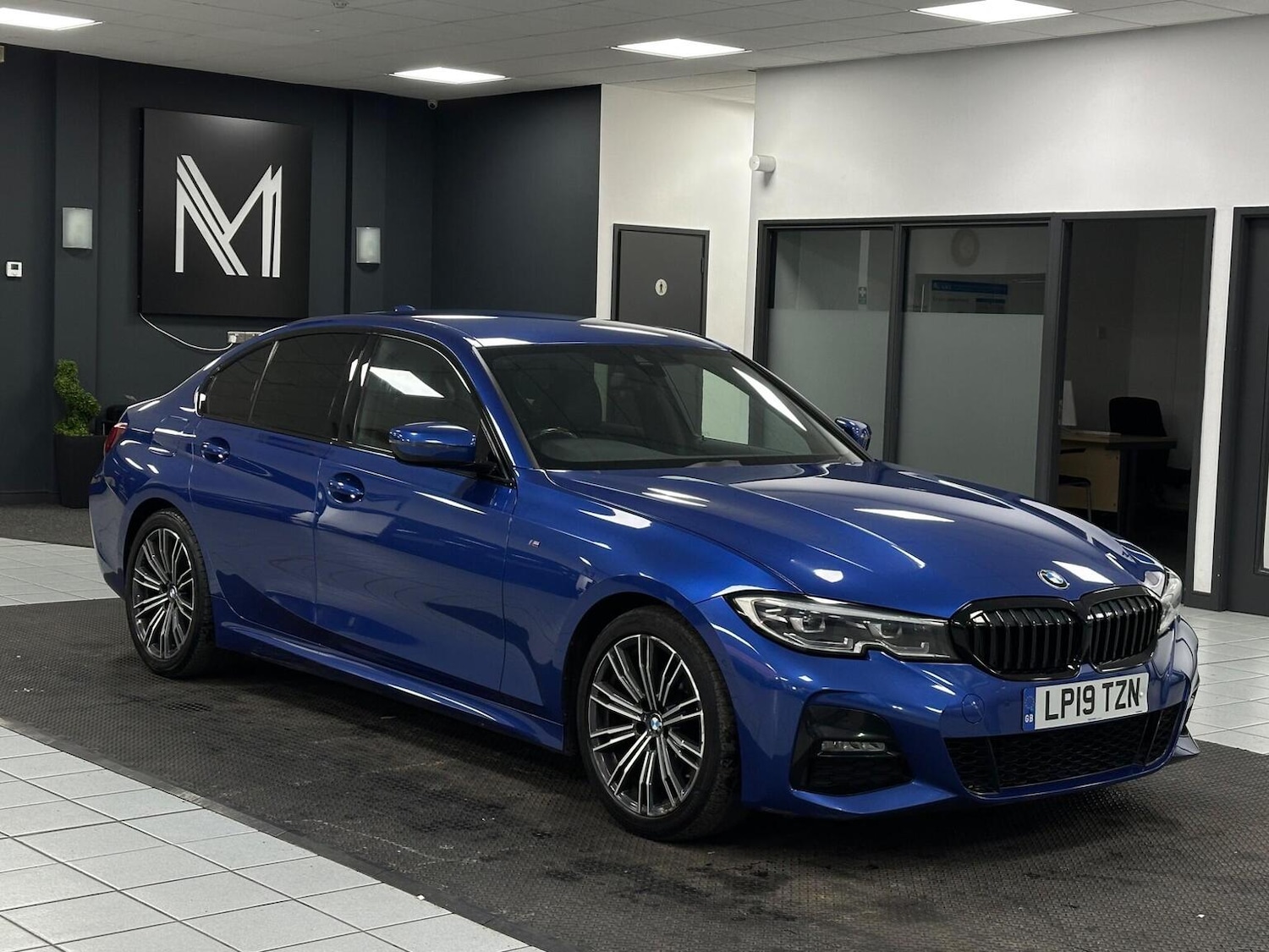 Used BMW 3 Series 2019 for sale - 76777045: Photo 2