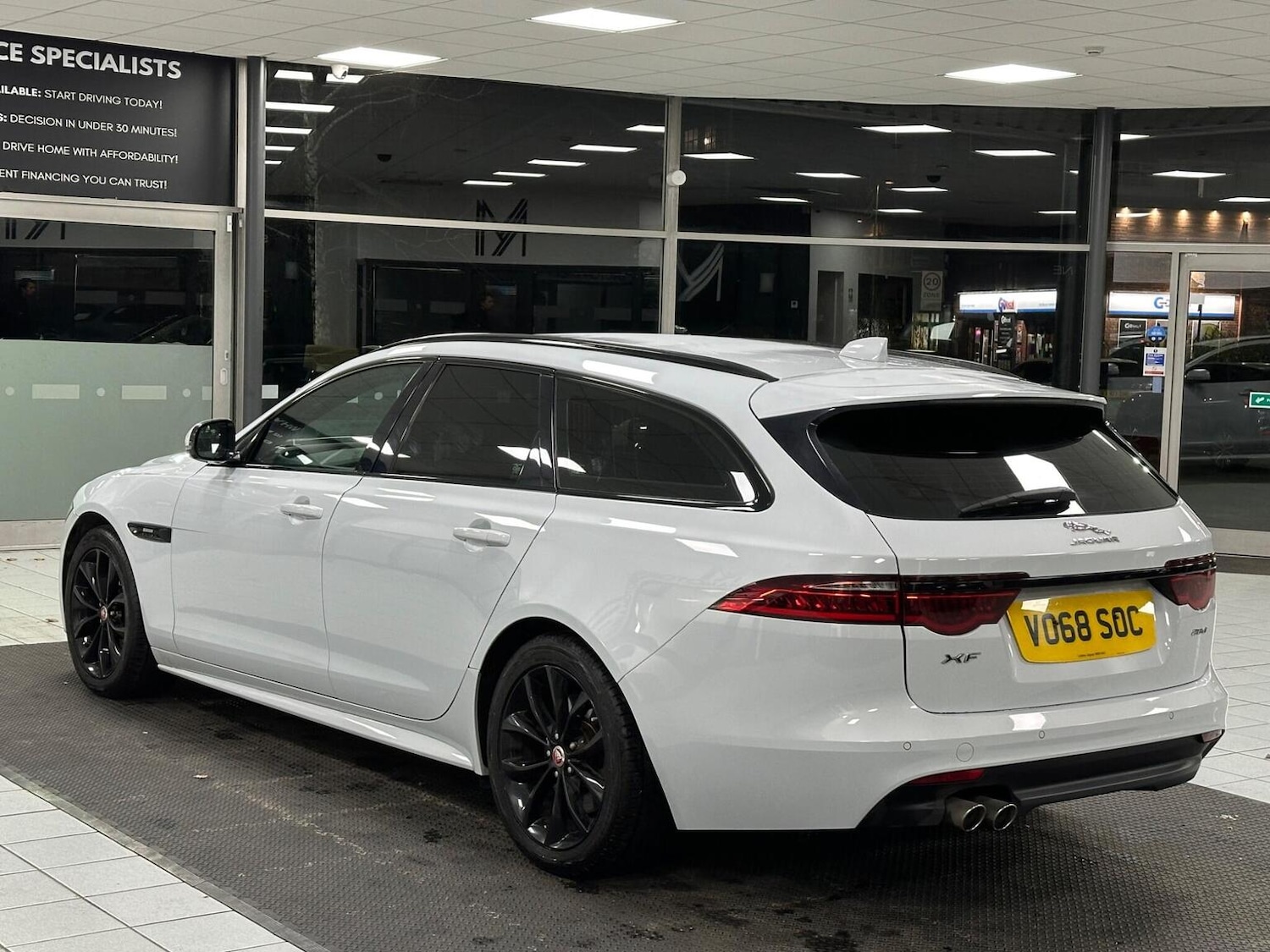 Used Jaguar XF 2018 for sale - 76655983: Photo 10