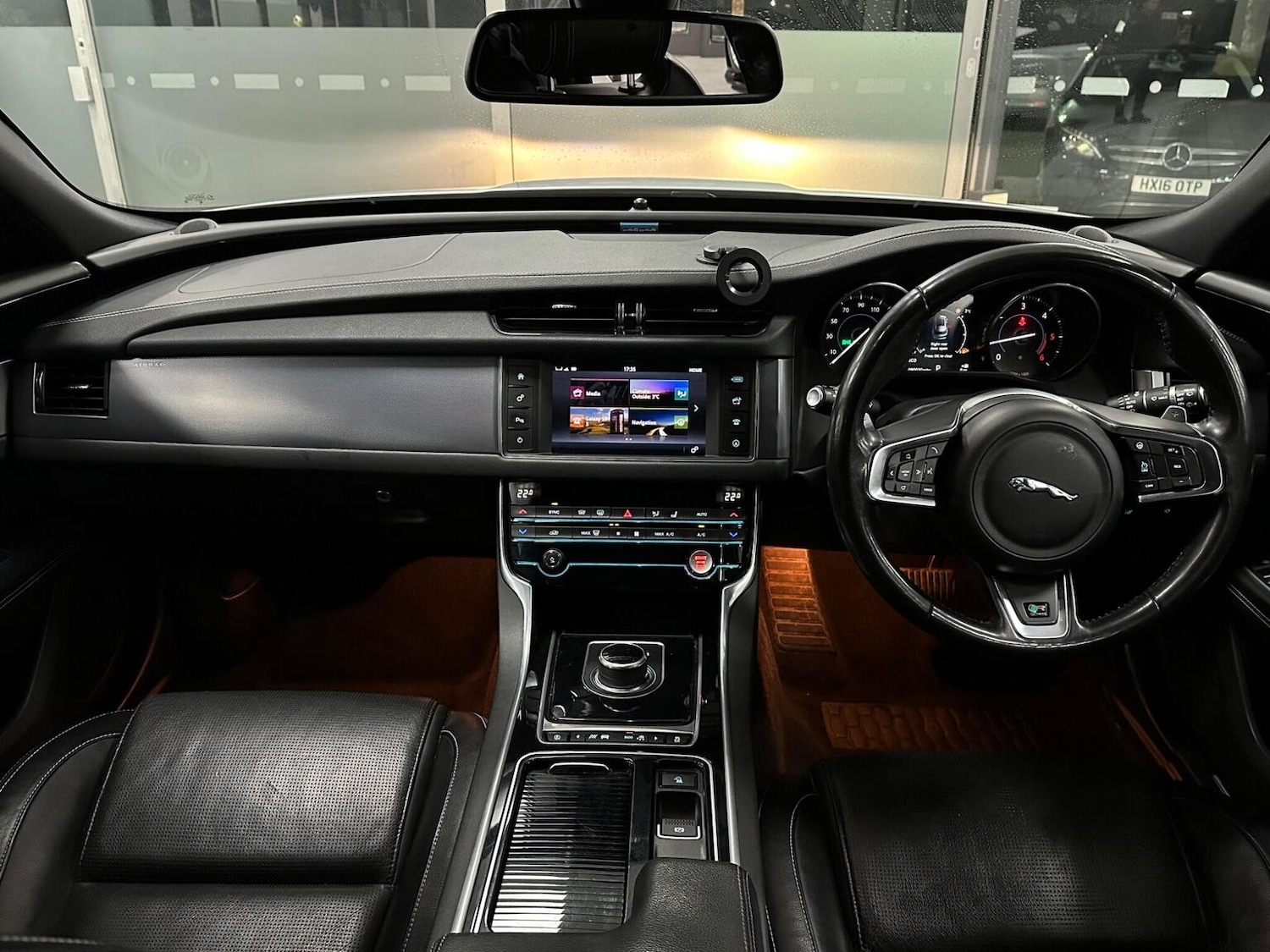 Used Jaguar XF 2018 for sale - 76655983: Photo 18