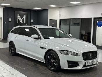 Used Jaguar XF 2018 for sale - 76655983: Photo