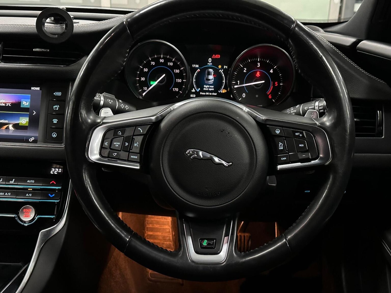 Used Jaguar XF 2018 for sale - 76655983: Photo 20