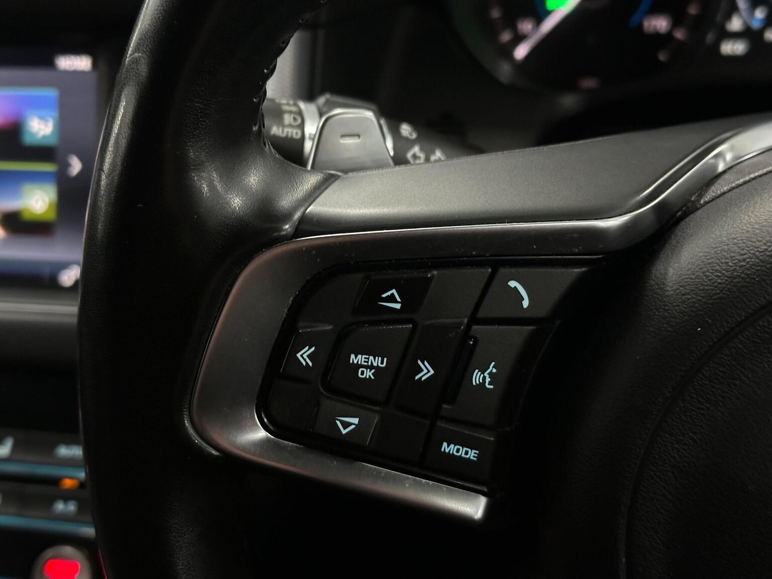 Used Jaguar XF 2018 for sale - 76655983: Photo 26