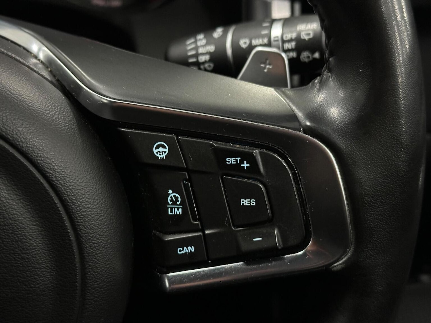 Used Jaguar XF 2018 for sale - 76655983: Photo 27