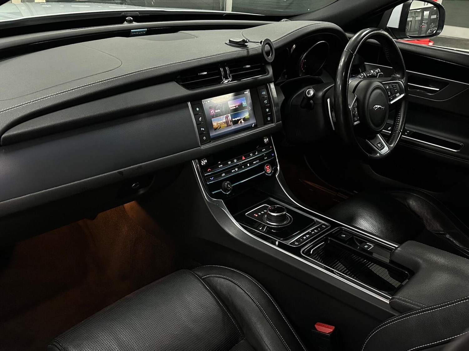 Used Jaguar XF 2018 for sale - 76655983: Photo 38