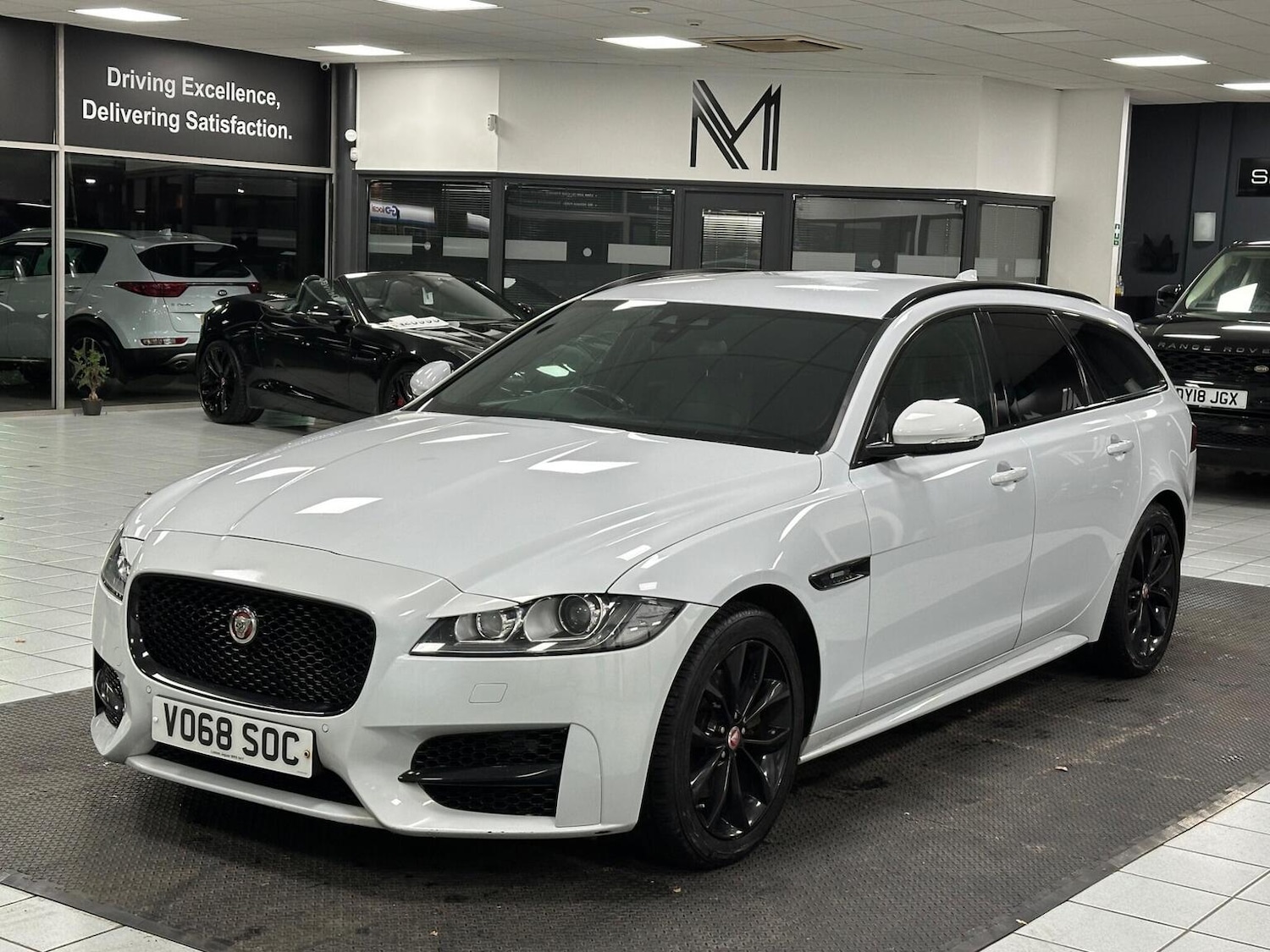 Used Jaguar XF 2018 for sale - 76655983: Photo 7