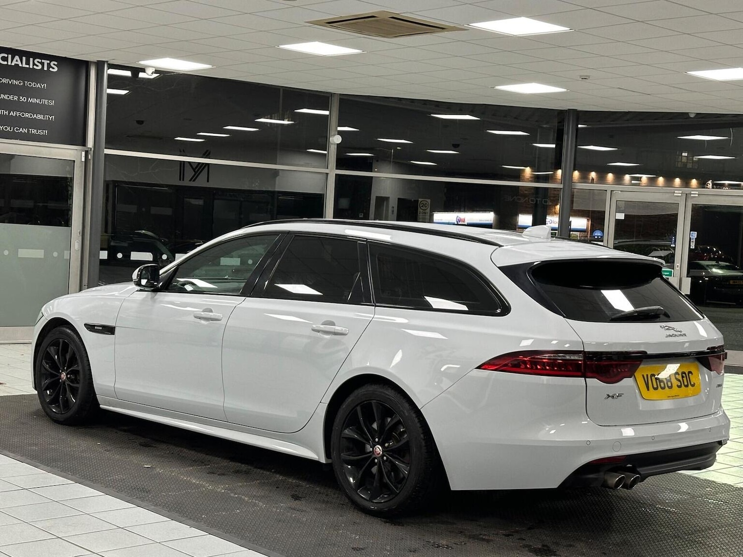 Used Jaguar XF 2018 for sale - 76655983: Photo 9