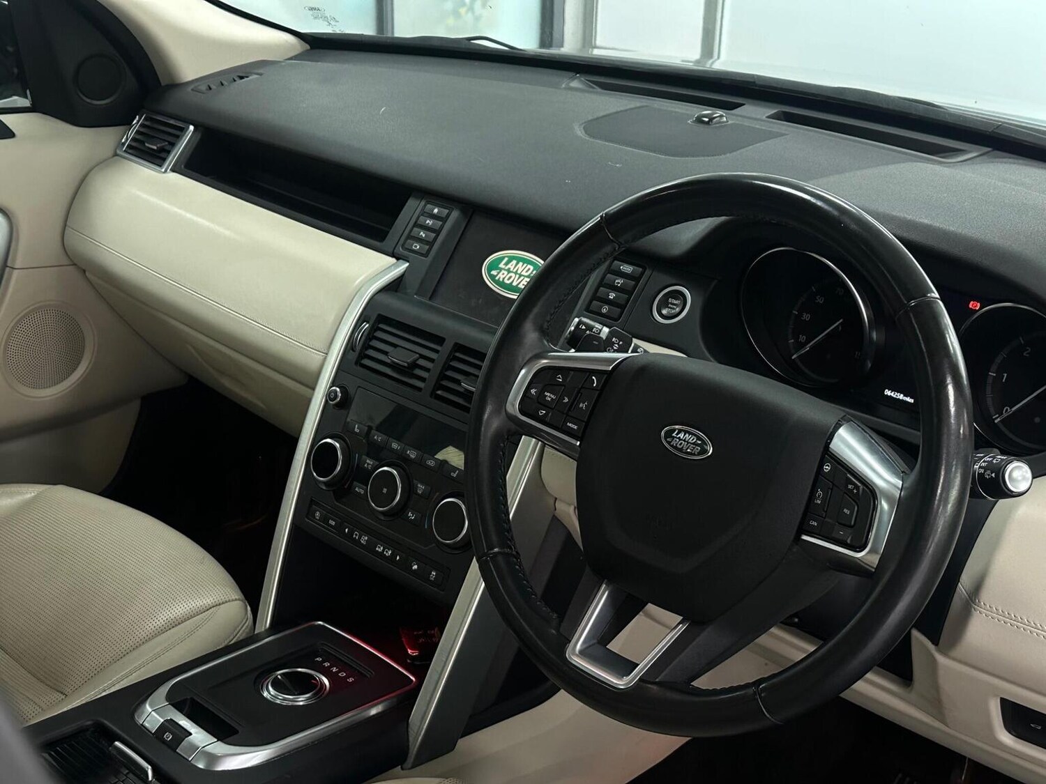 Used Land Rover Discovery Sport 2018 for sale - 76656231: Photo 16