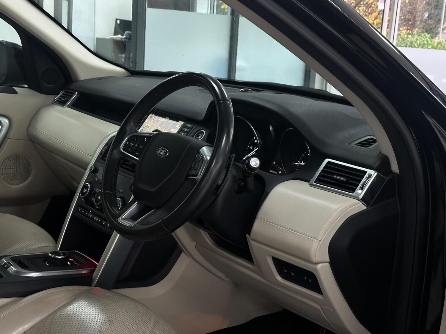 Used Land Rover Discovery Sport 2018 for sale - 76656231: Photo 21