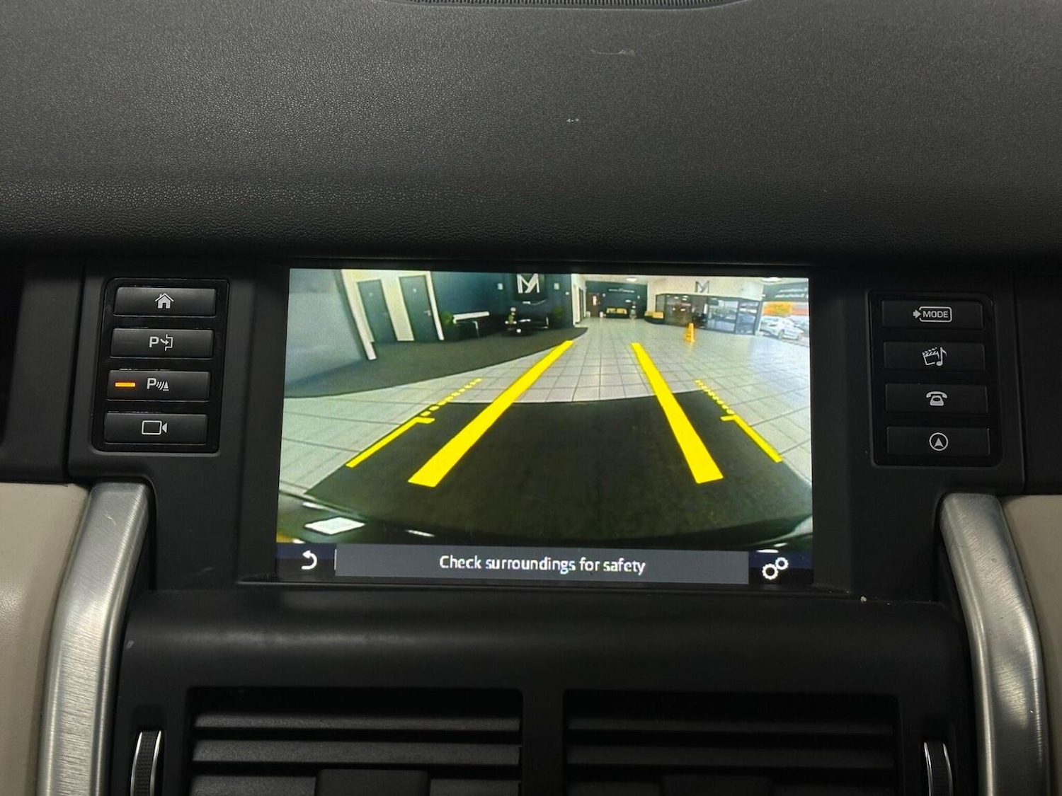 Used Land Rover Discovery Sport 2018 for sale - 76656231: Photo 30