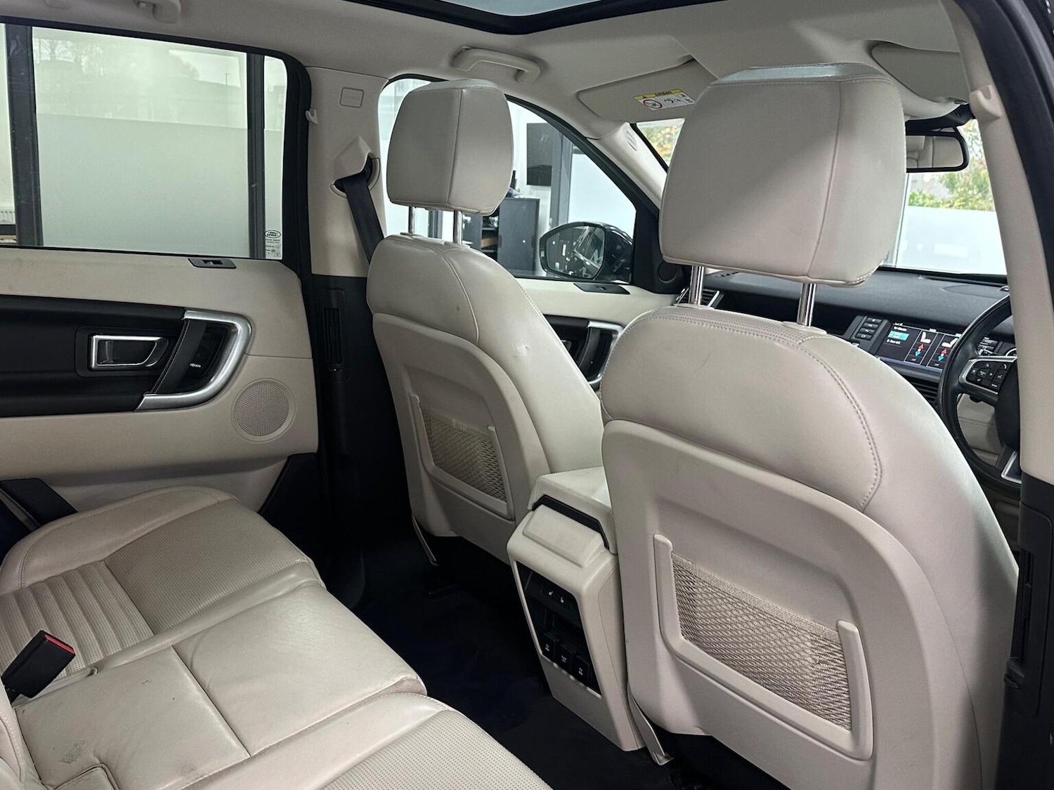 Used Land Rover Discovery Sport 2018 for sale - 76656231: Photo 33