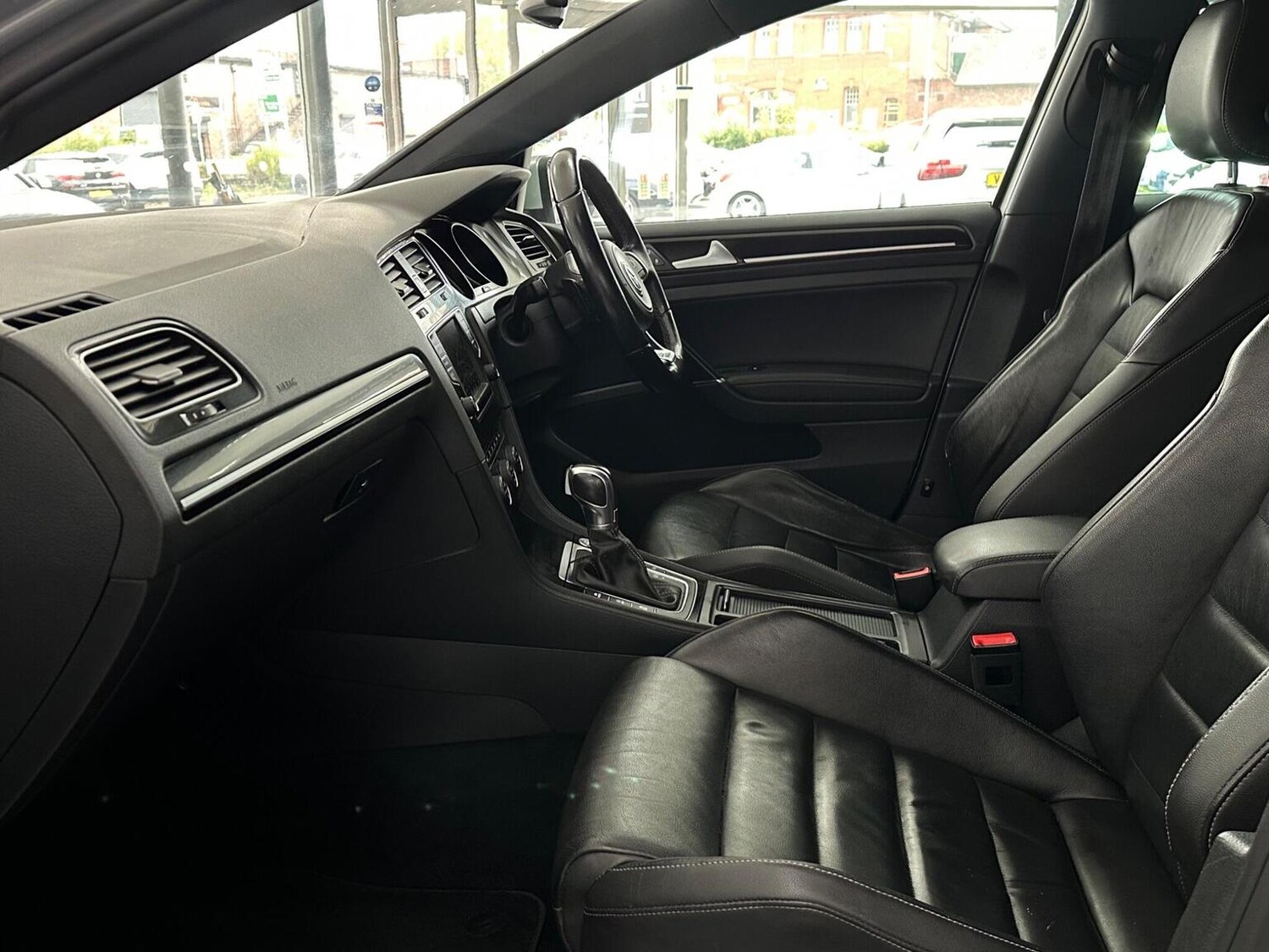 Used Volkswagen Golf 2016 for sale - 76656032: Photo 37