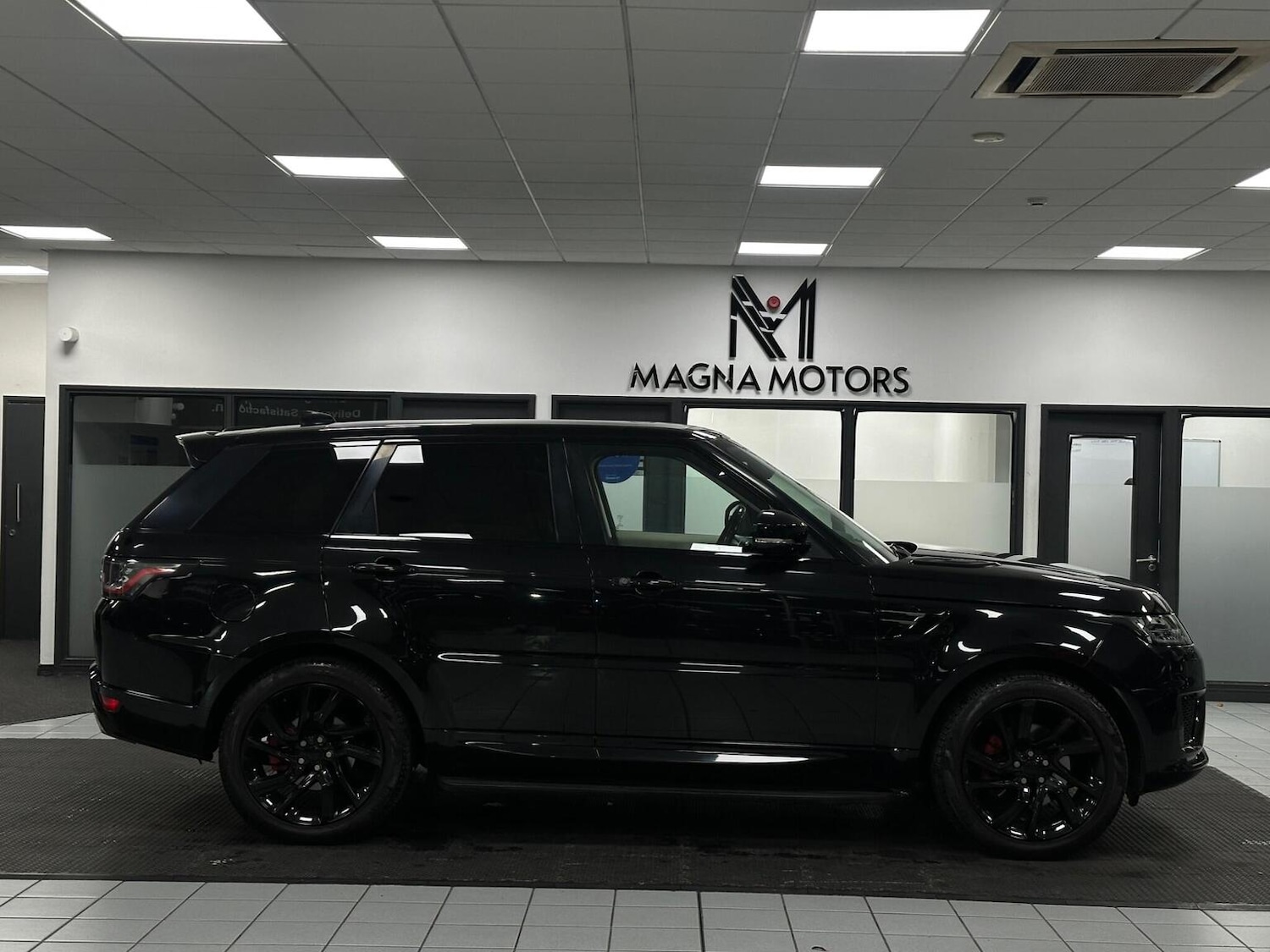 Used Land Rover Range Rover Sport 2018 for sale - 76655990: Photo 3