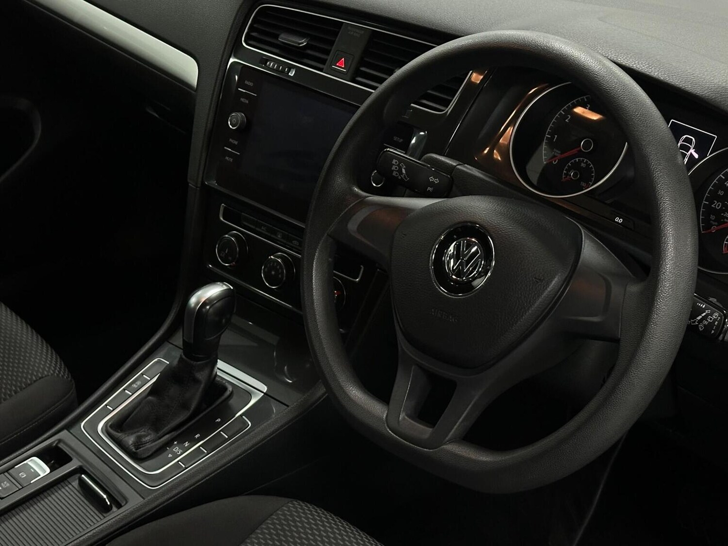 Used Volkswagen Golf 2017 for sale - 76656128: Photo 15