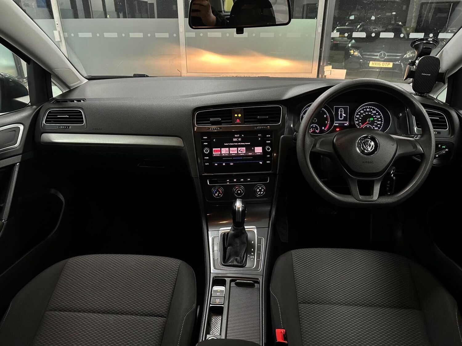 Used Volkswagen Golf 2017 for sale - 76656128: Photo 16