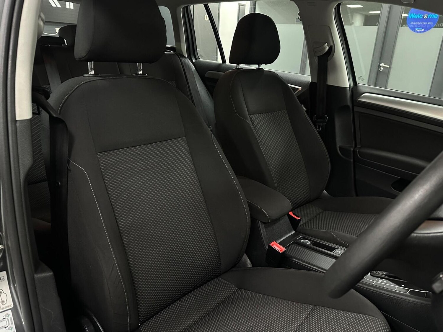 Used Volkswagen Golf 2017 for sale - 76656128: Photo 21