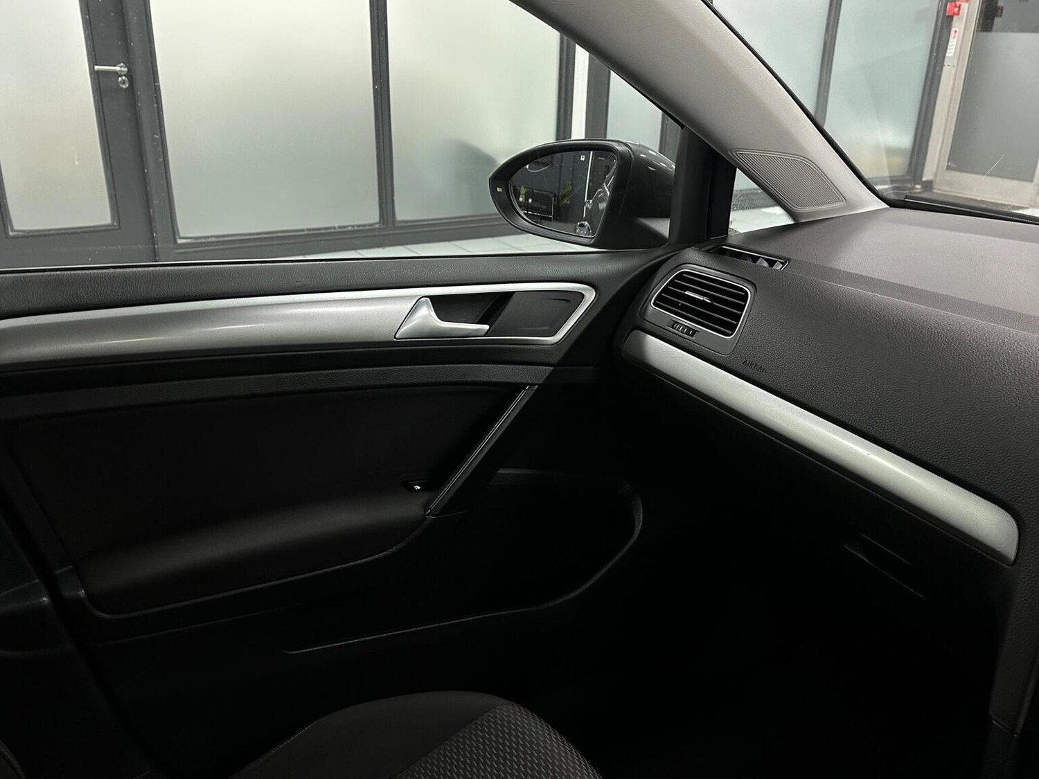 Used Volkswagen Golf 2017 for sale - 76656128: Photo 26