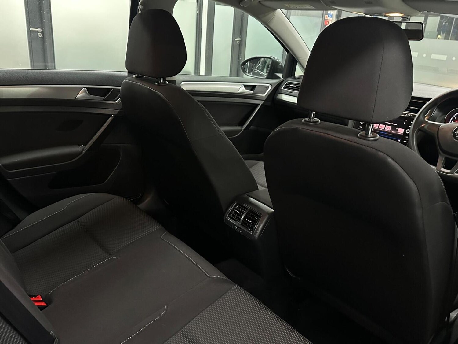 Used Volkswagen Golf 2017 for sale - 76656128: Photo 27