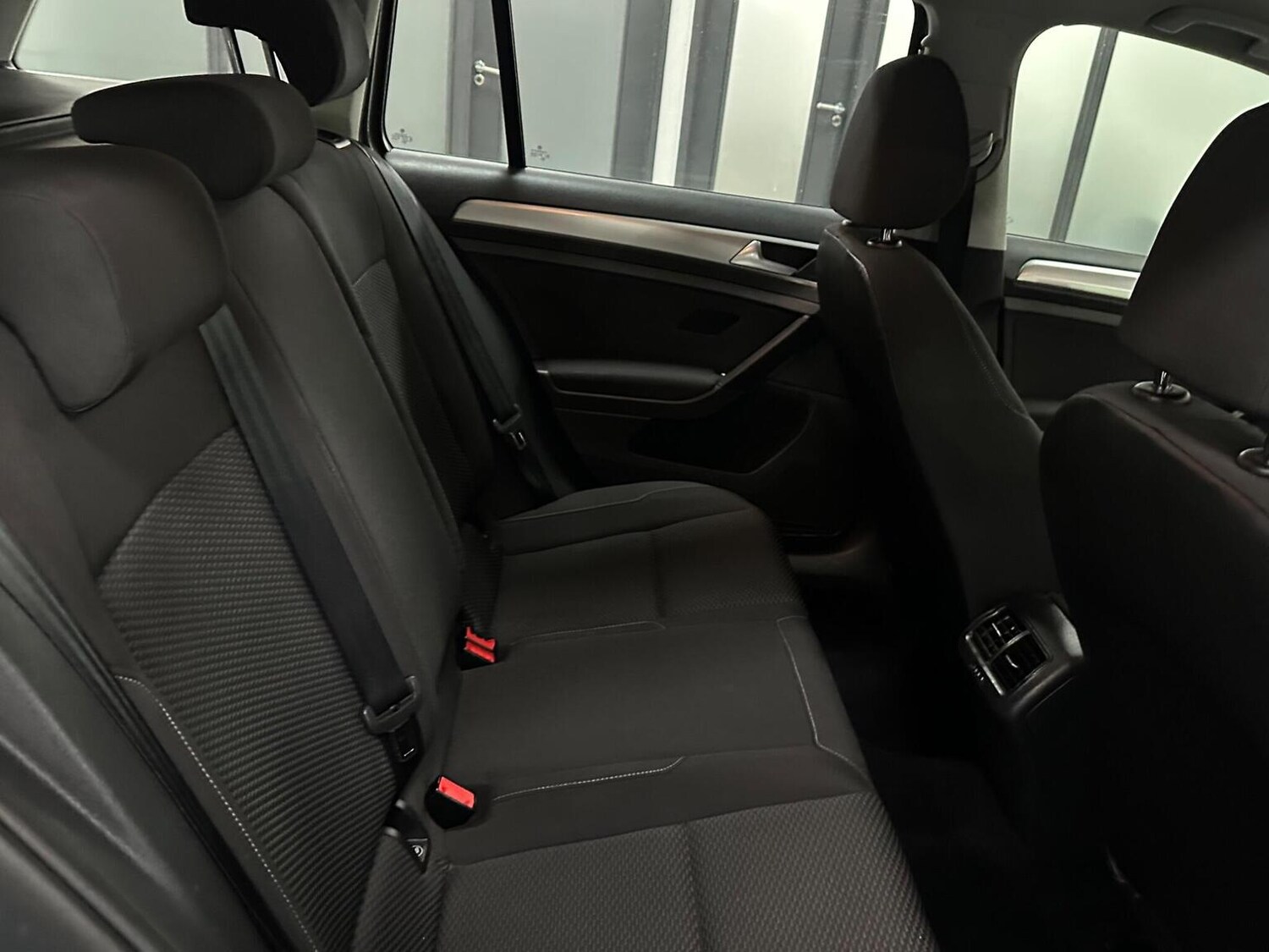 Used Volkswagen Golf 2017 for sale - 76656128: Photo 28