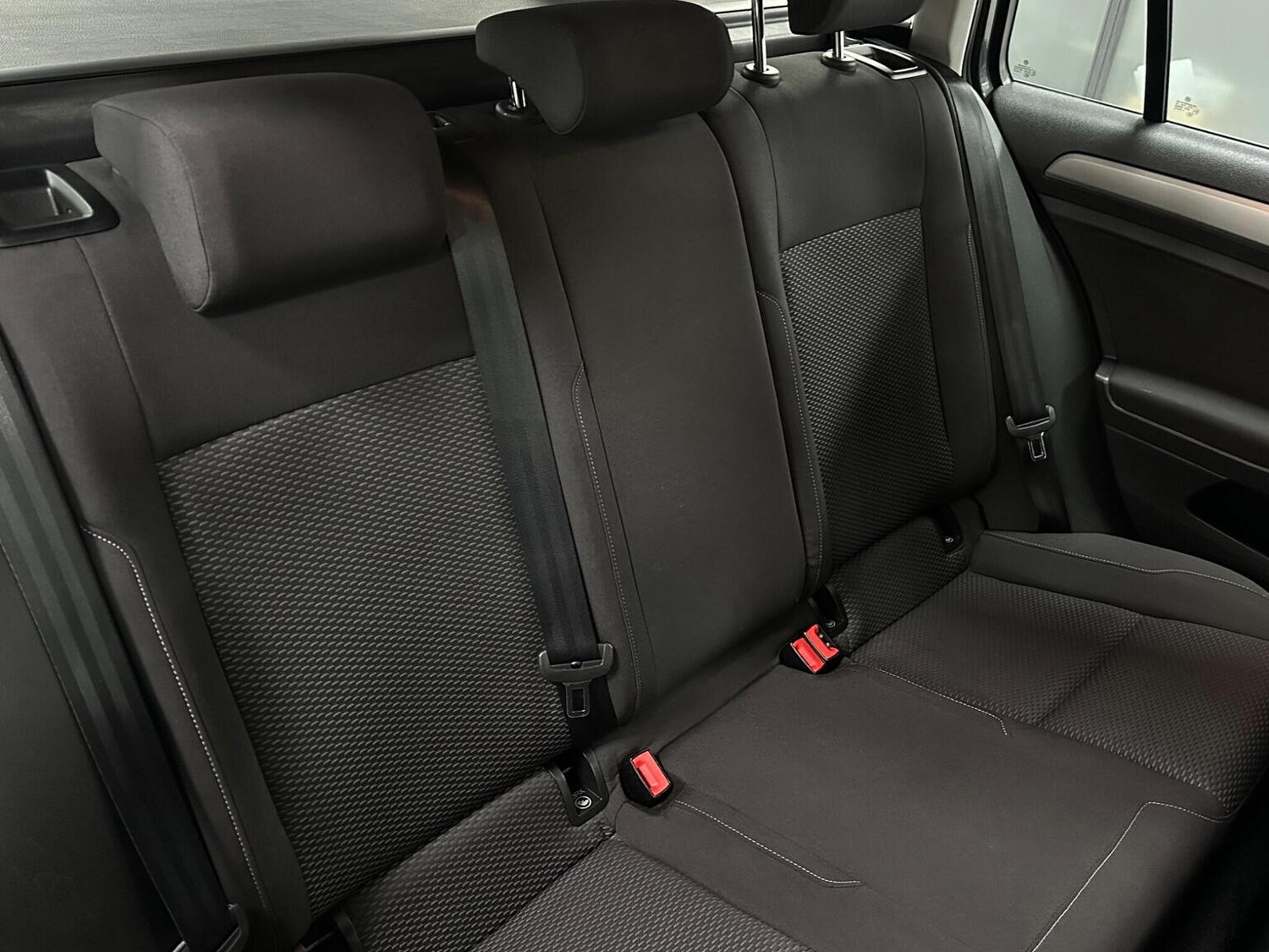 Used Volkswagen Golf 2017 for sale - 76656128: Photo 29