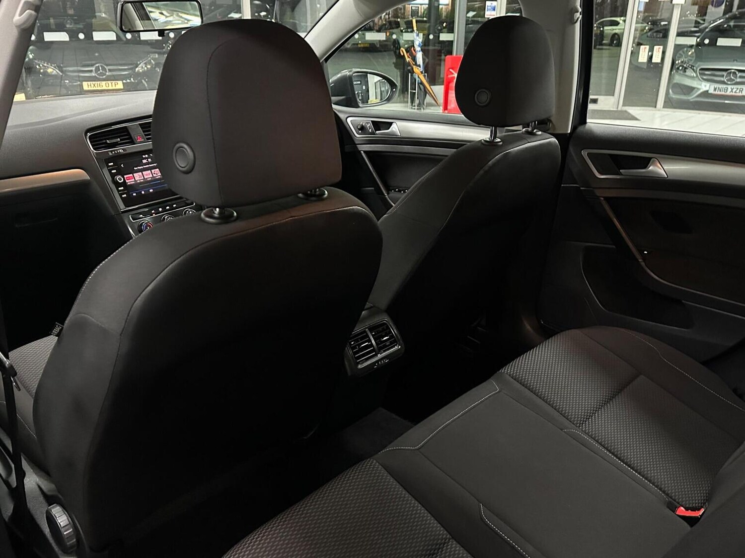 Used Volkswagen Golf 2017 for sale - 76656128: Photo 30