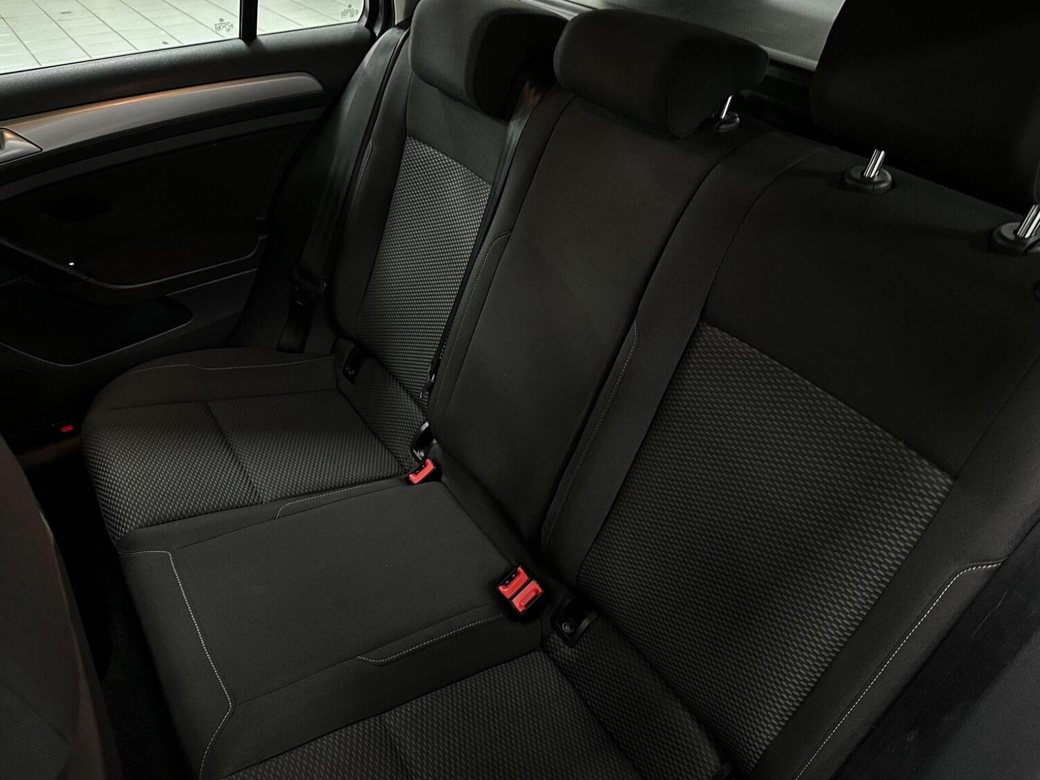 Used Volkswagen Golf 2017 for sale - 76656128: Photo 32