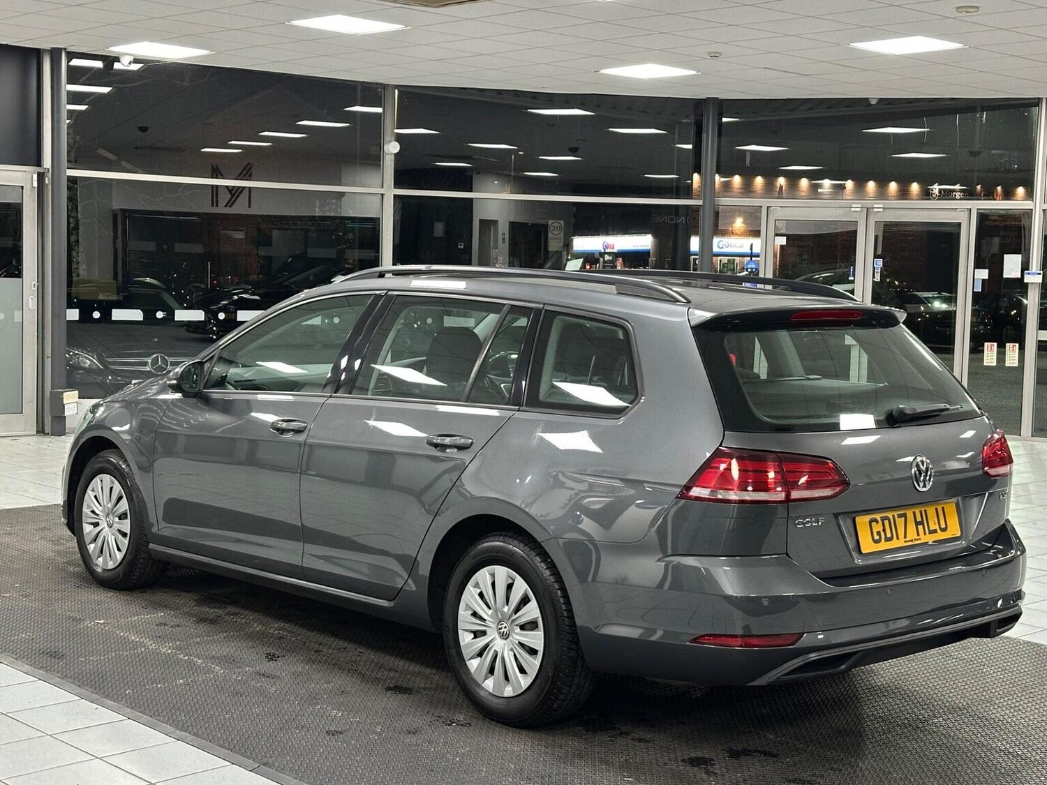 Used Volkswagen Golf 2017 for sale - 76656128: Photo 8