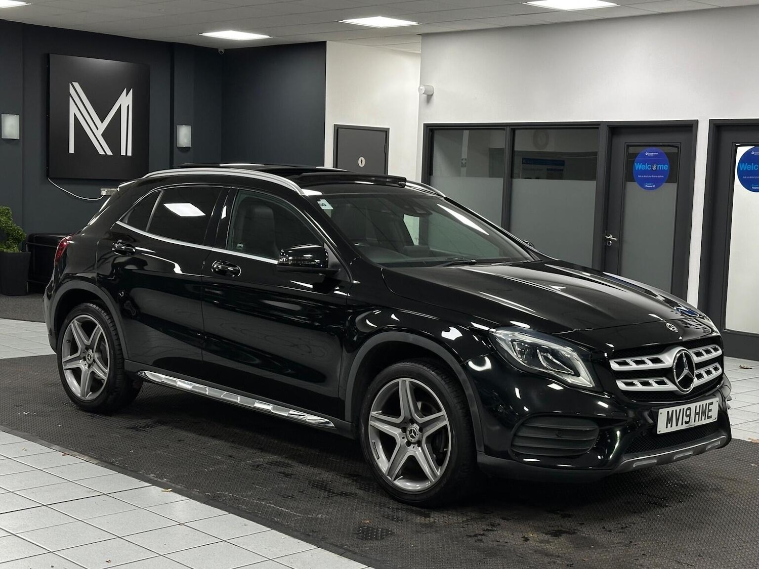 Used Mercedes-Benz GLA 2019 for sale - 76741321: Photo 2