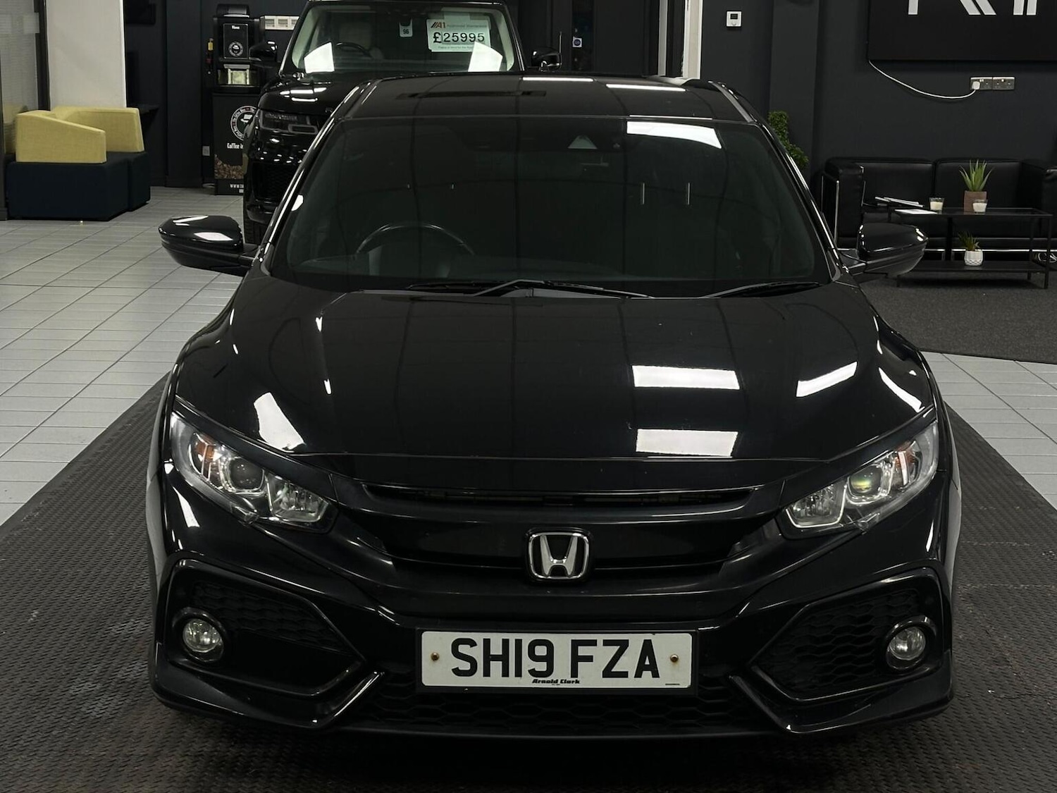 Used Honda Civic 2019 for sale - 76656059: Photo 4