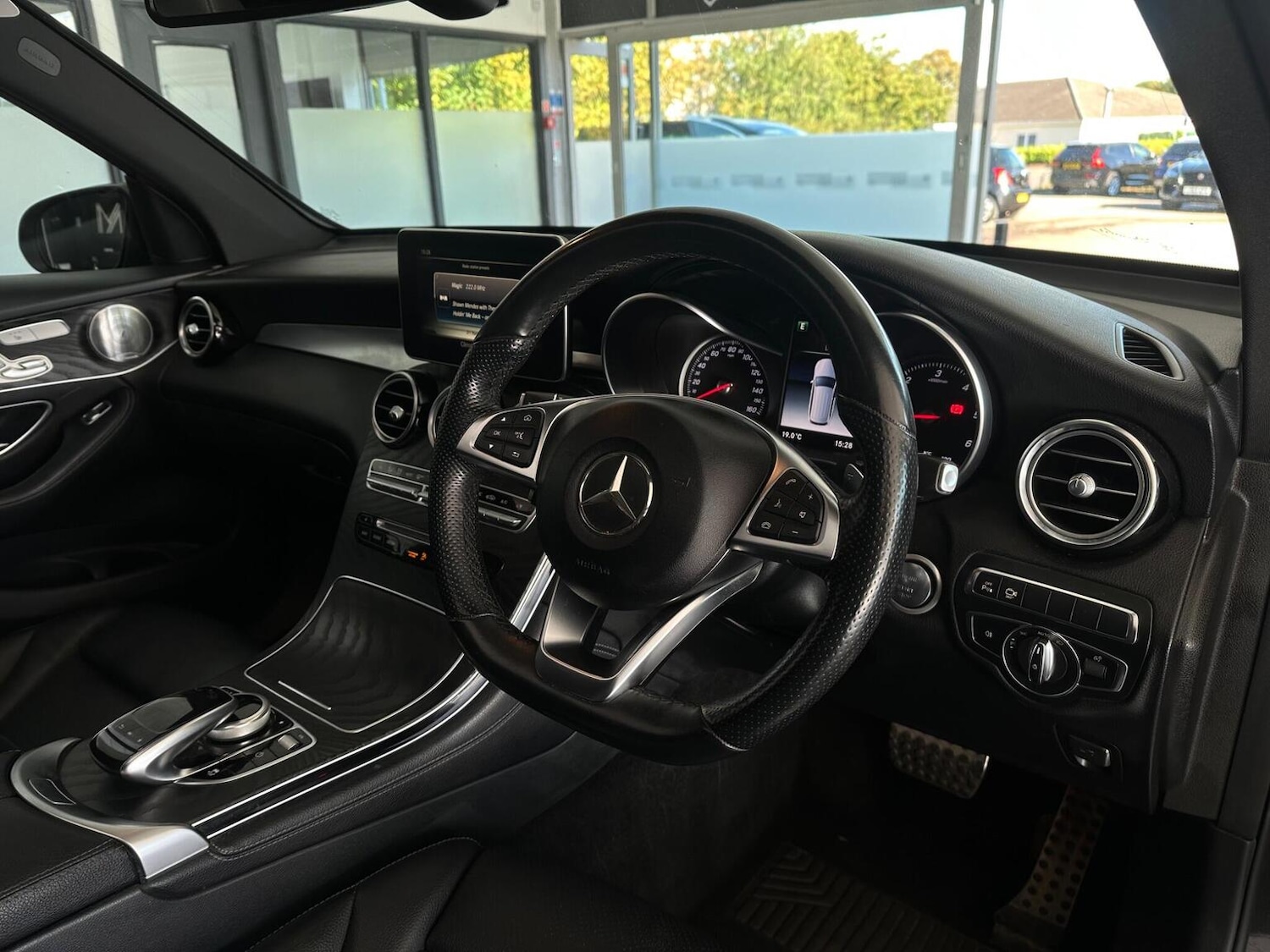 Used Mercedes-Benz GLC 2018 for sale - 76656275: Photo 16