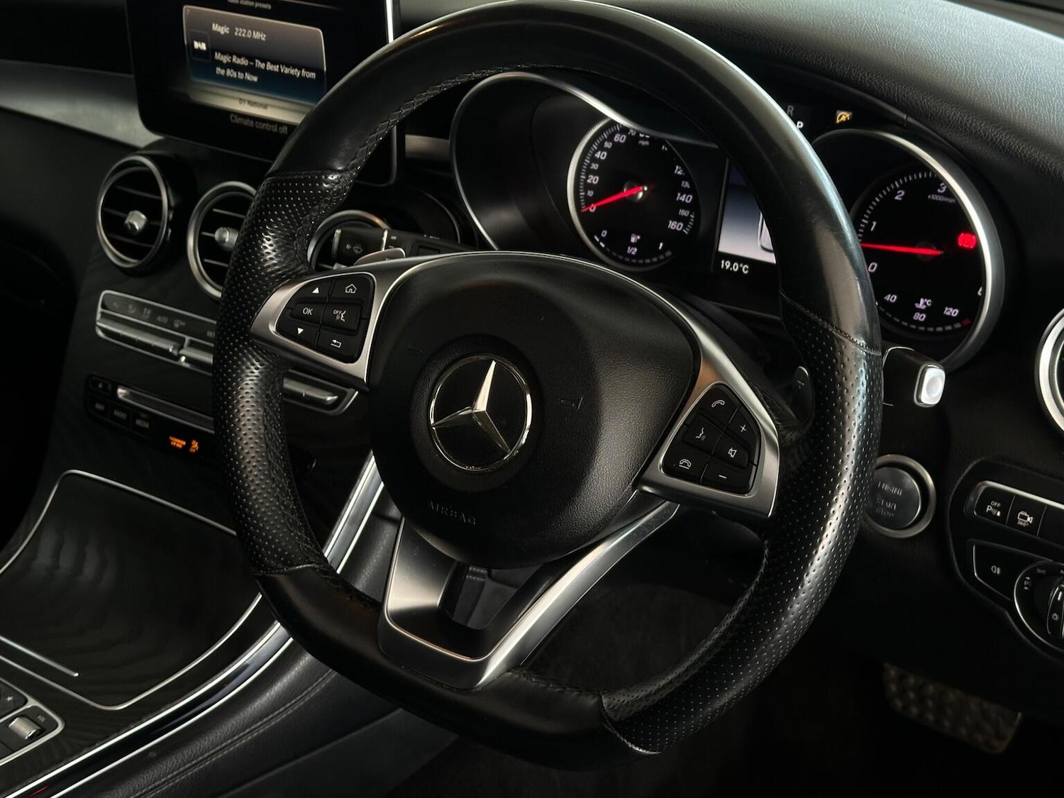 Used Mercedes-Benz GLC 2018 for sale - 76656275: Photo 17