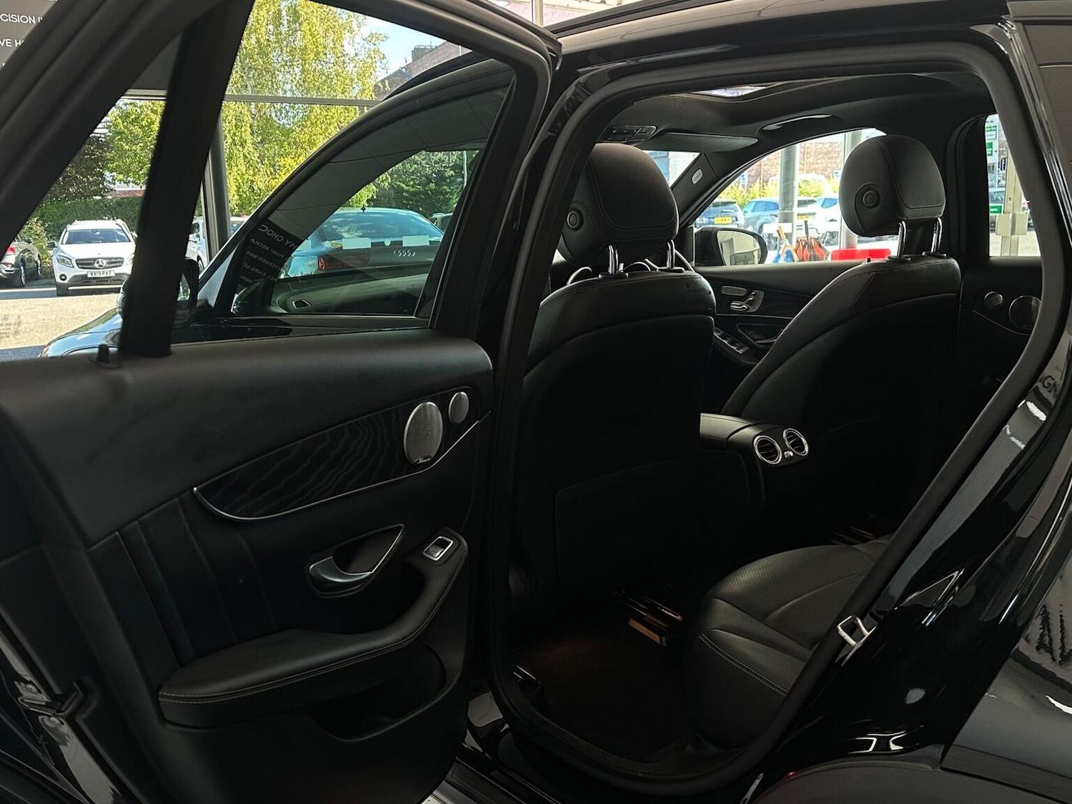 Used Mercedes-Benz GLC 2018 for sale - 76656275: Photo 32