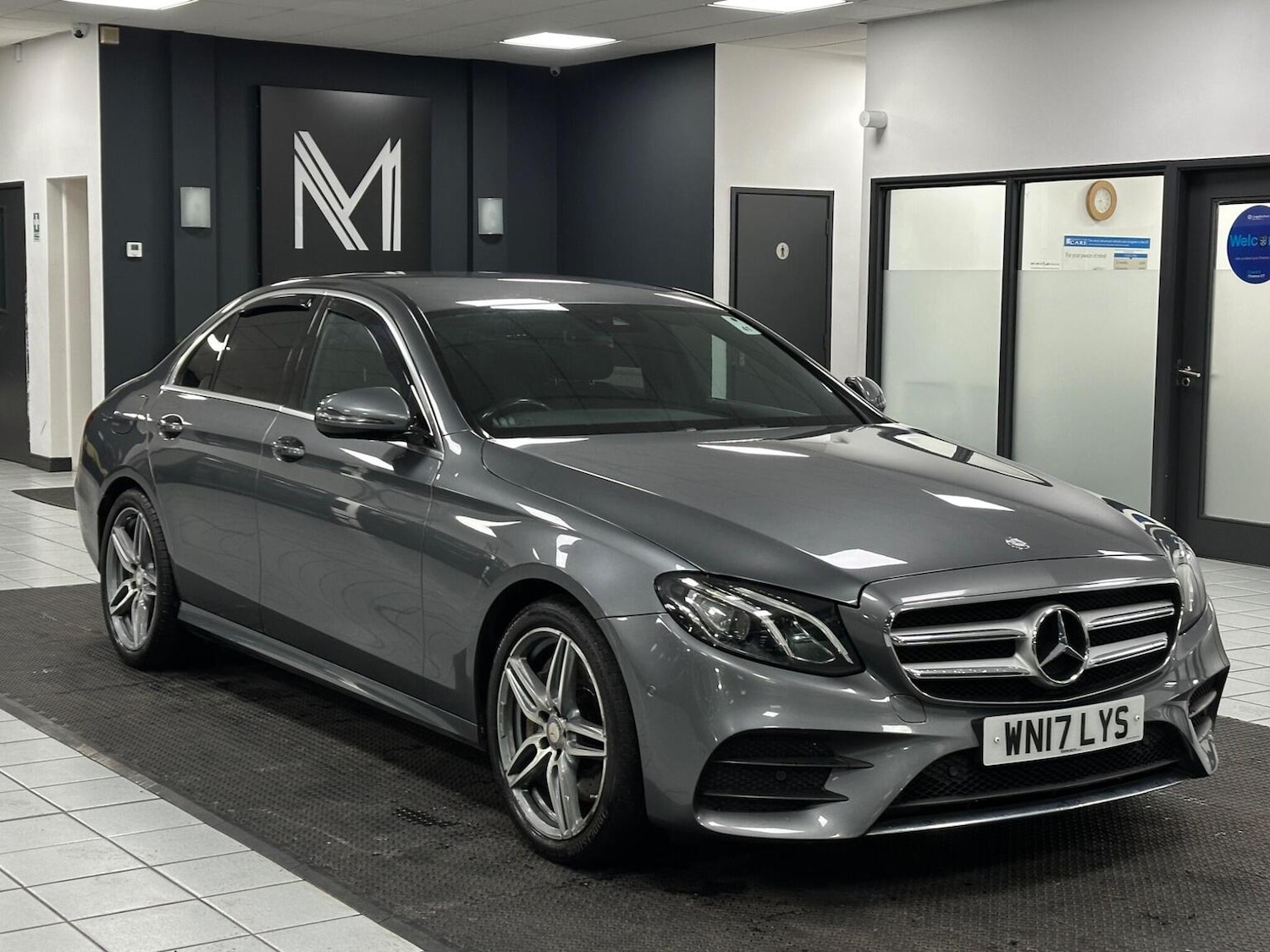 Used Mercedes-Benz E Class 2017 for sale - 77129603: Photo 2