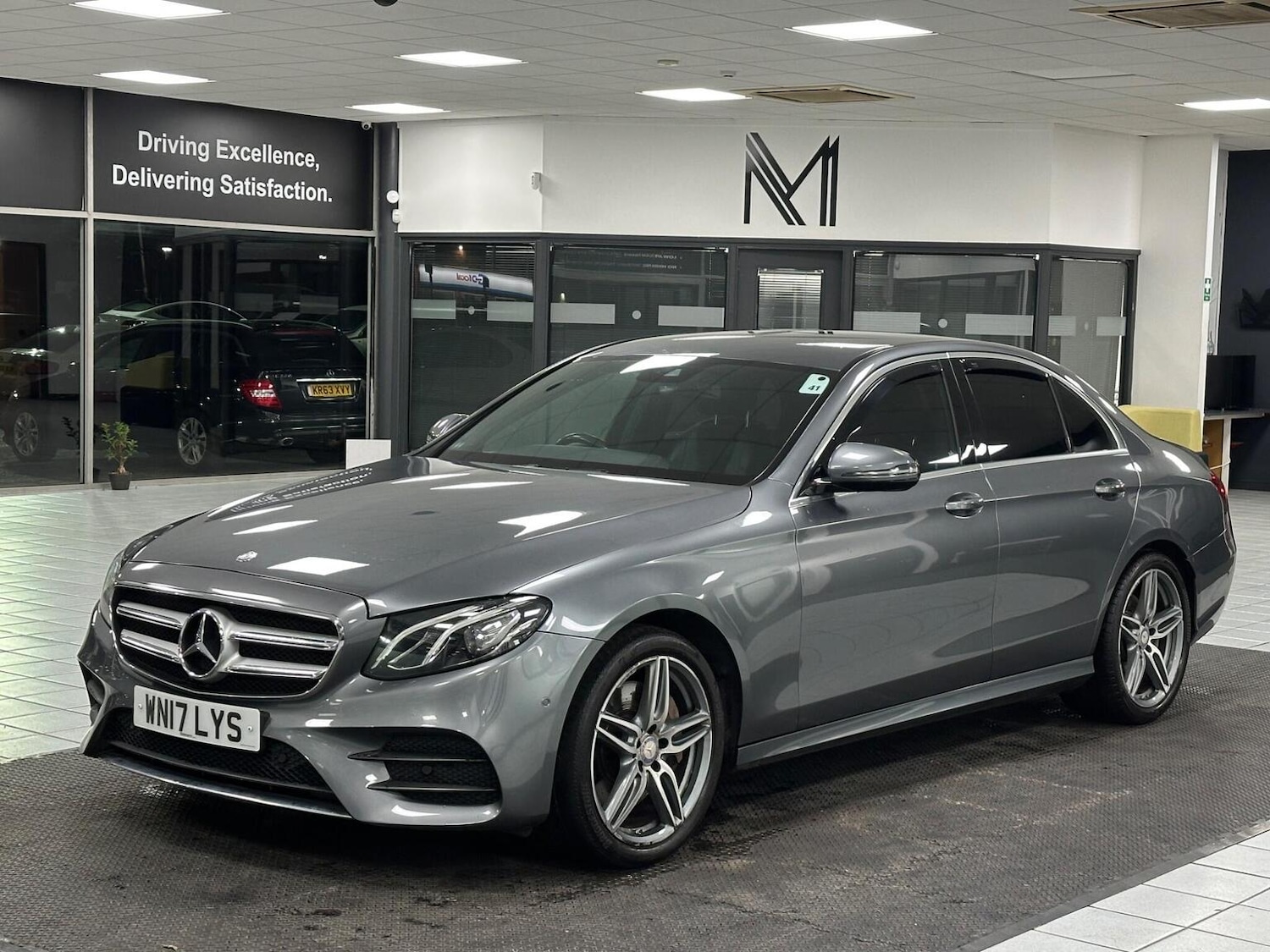 Used Mercedes-Benz E Class 2017 for sale - 77129603: Photo 5