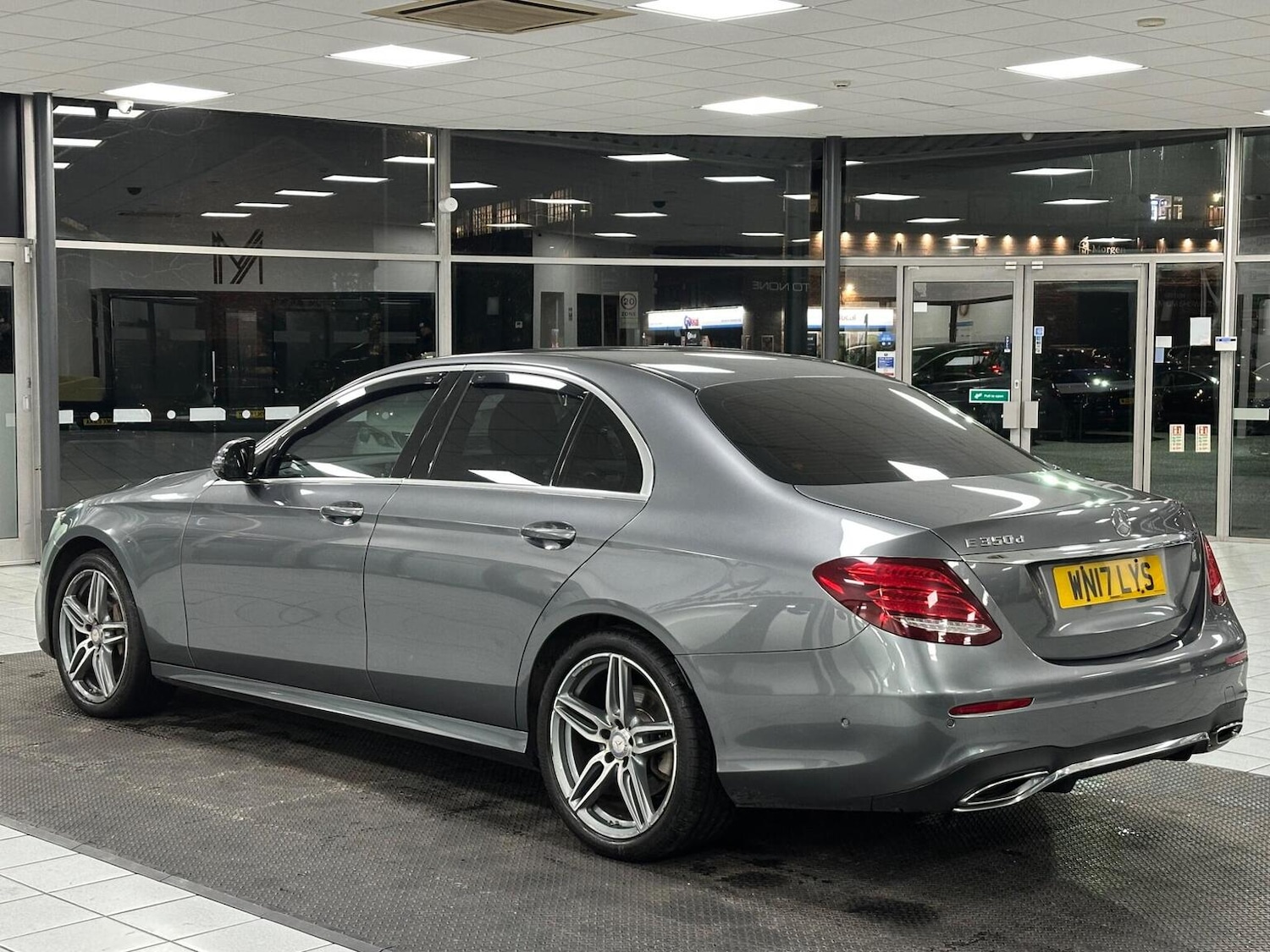 Used Mercedes-Benz E Class 2017 for sale - 77129603: Photo 8