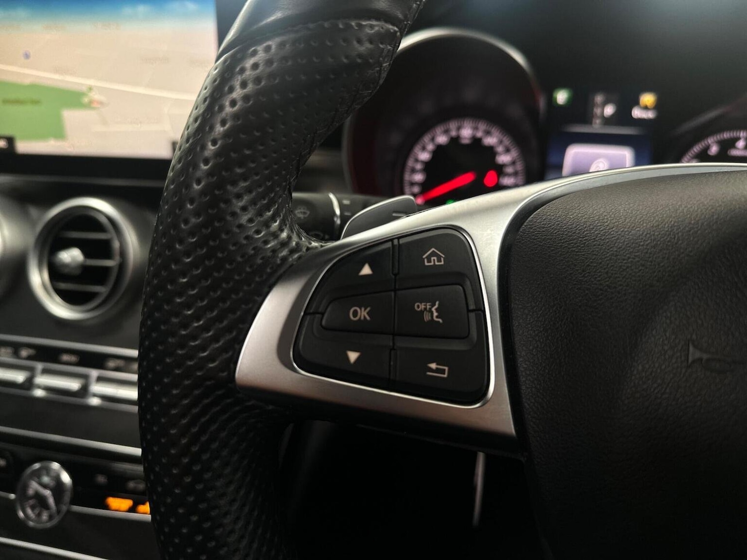 Used Mercedes-Benz C Class 2018 for sale - 77052996: Photo 23