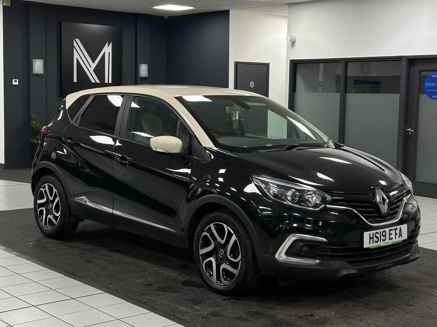 Used Renault Captur 2019 for sale - 77027937: Photo 2