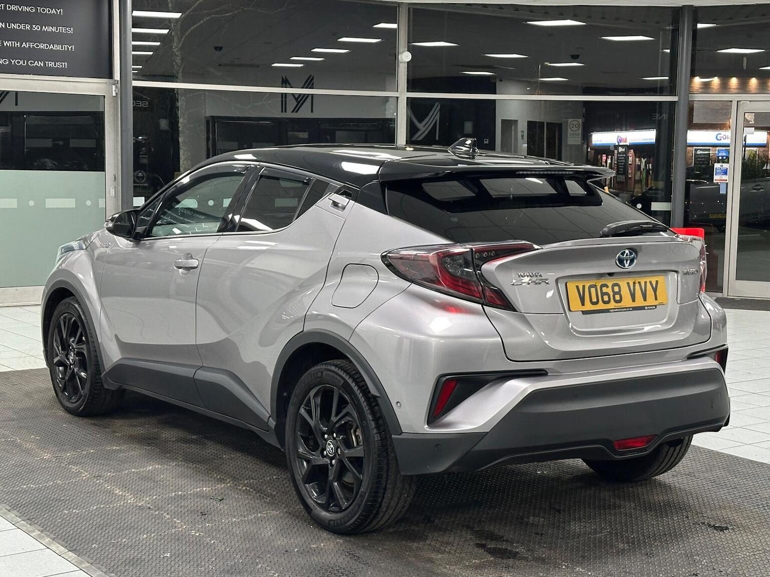 Used Toyota C-HR 2018 for sale - 77065645: Photo 10